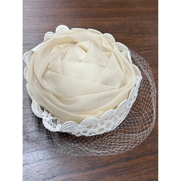 Vintage Cream Satin Pillbox Hat White Lace Birdcage Veil Bridal Wedding - Picture 10 of 13